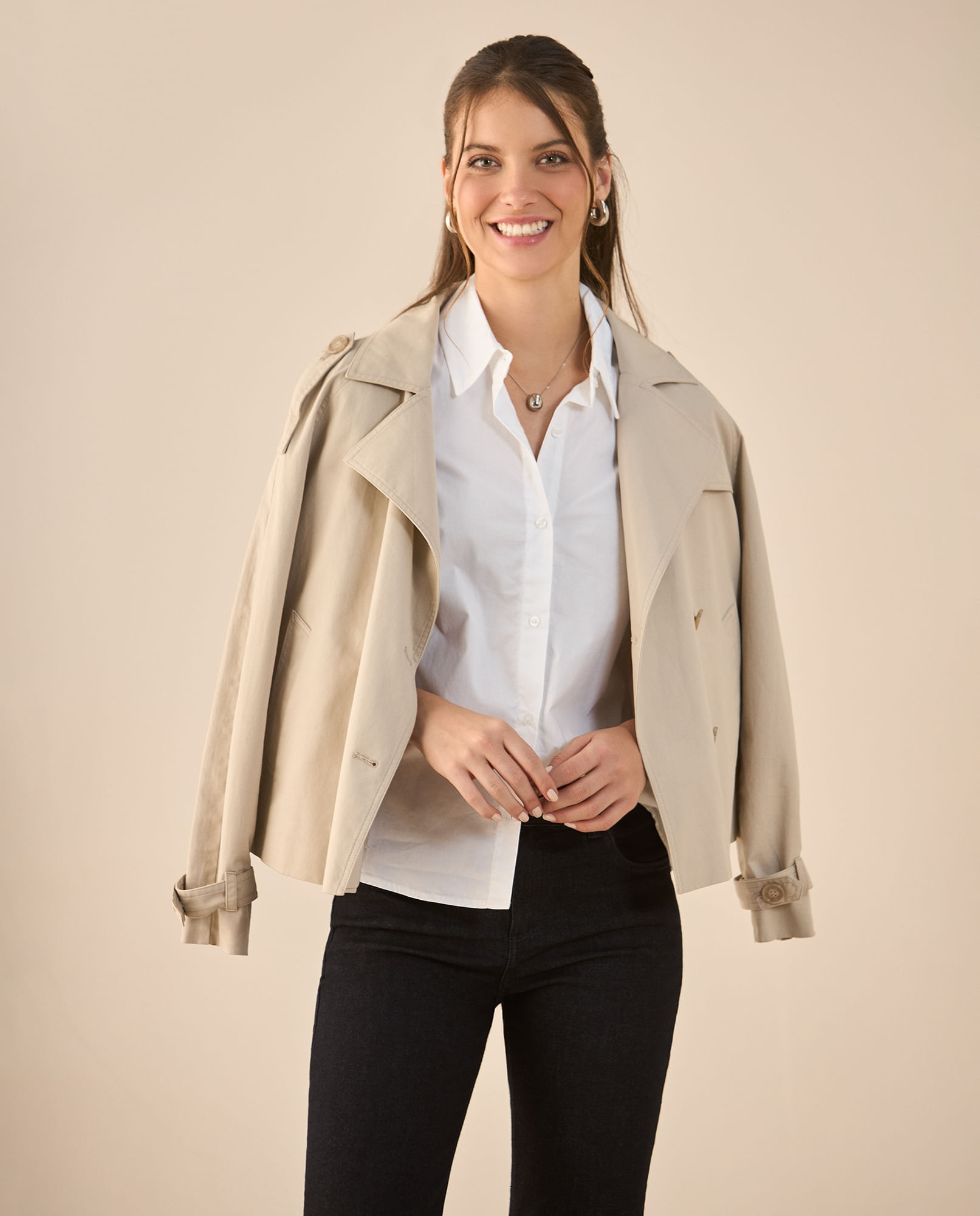 Camisa con detalle bordado en posterior para mujer
