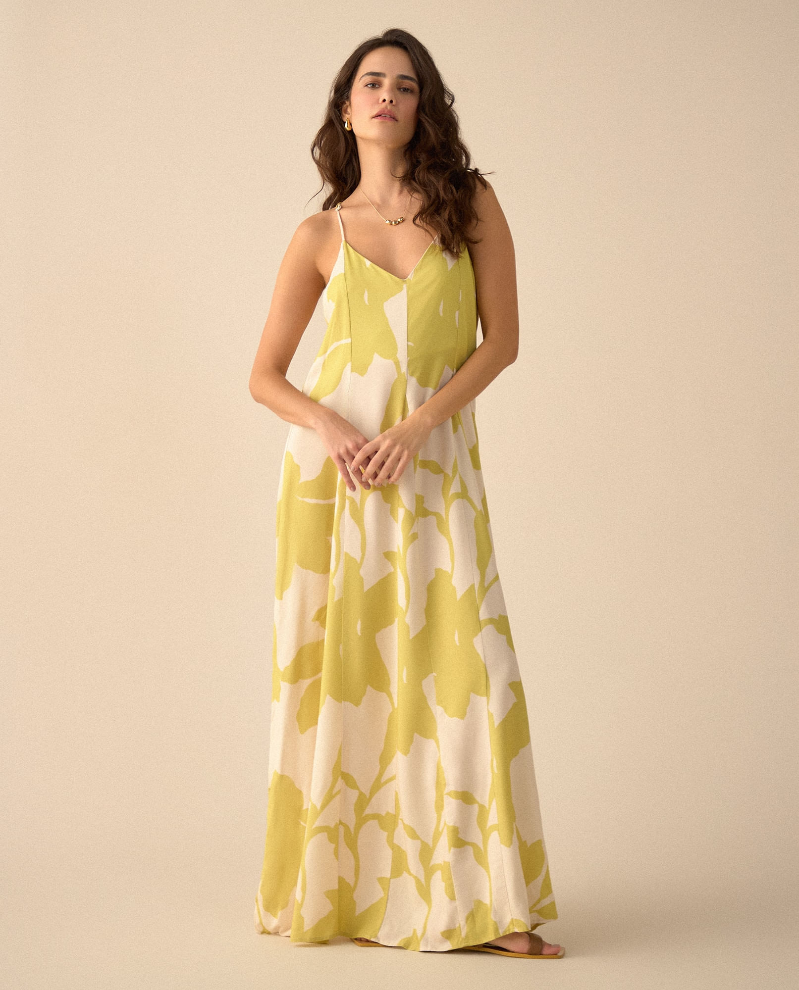 Vestido largo con escote en V para mujer