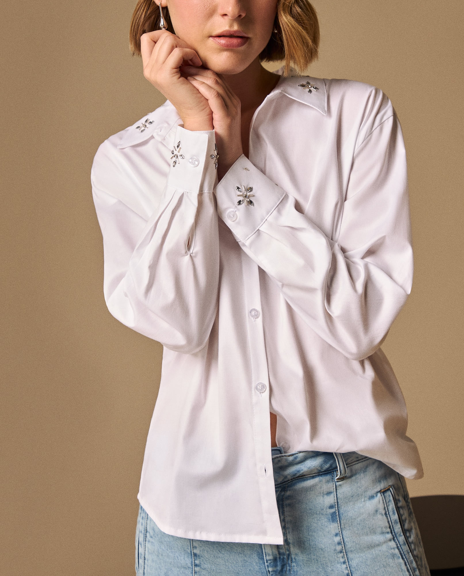 Camisa con Bordados Florales