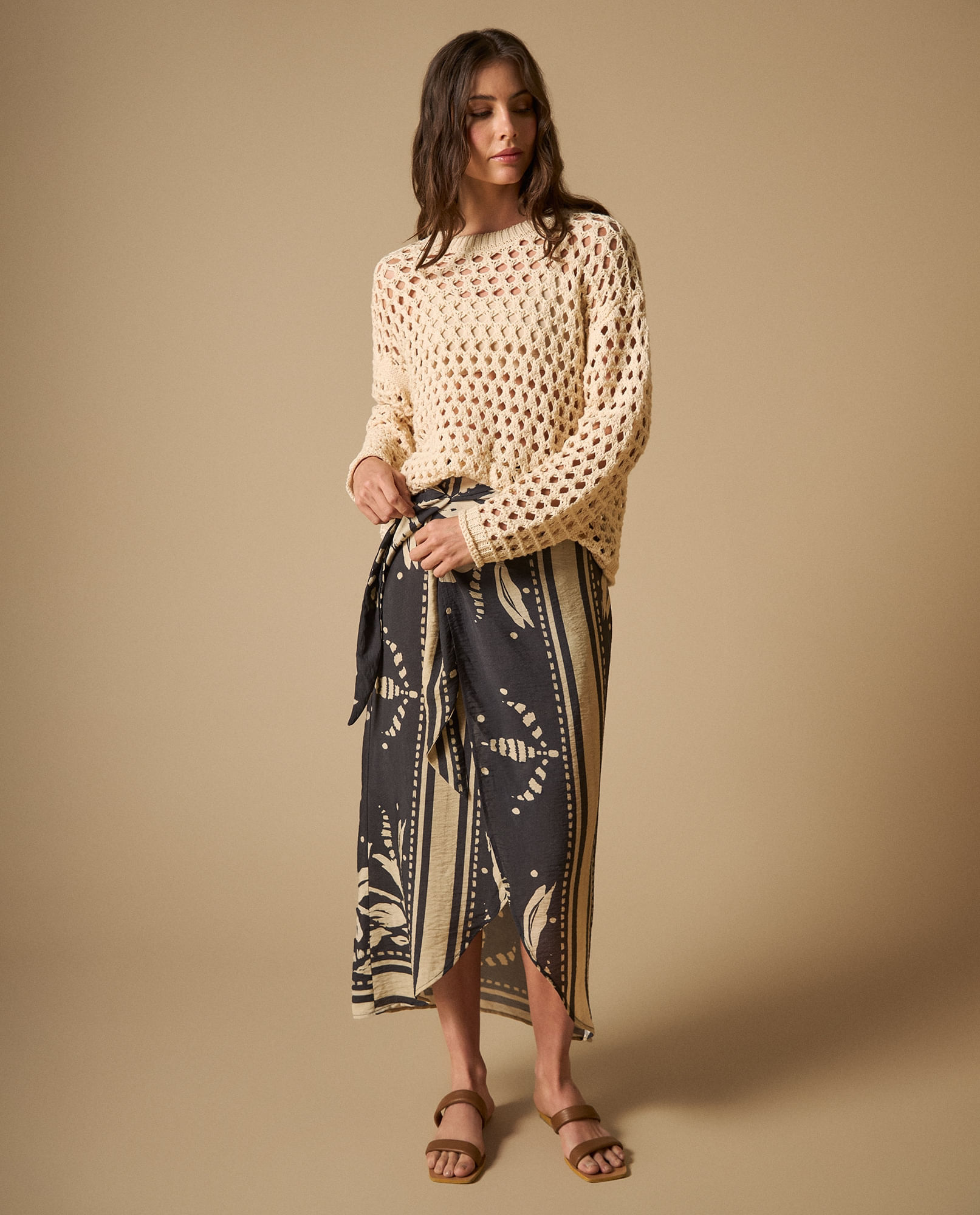 Falda midi envolvente con estampado paisley para mujer