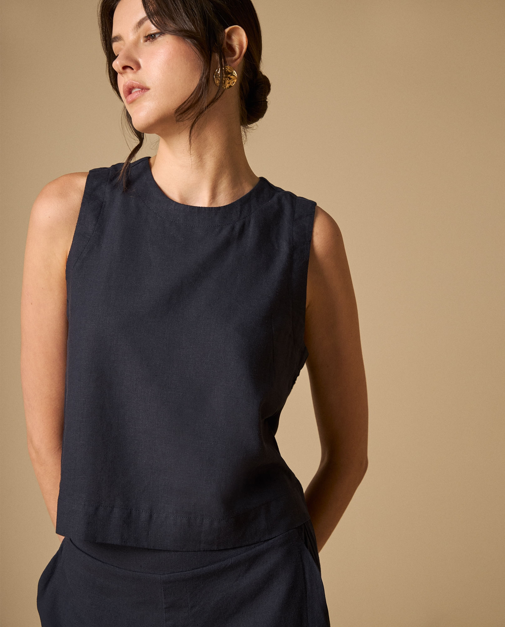 Blusa sin mangas cuello redondo para mujer