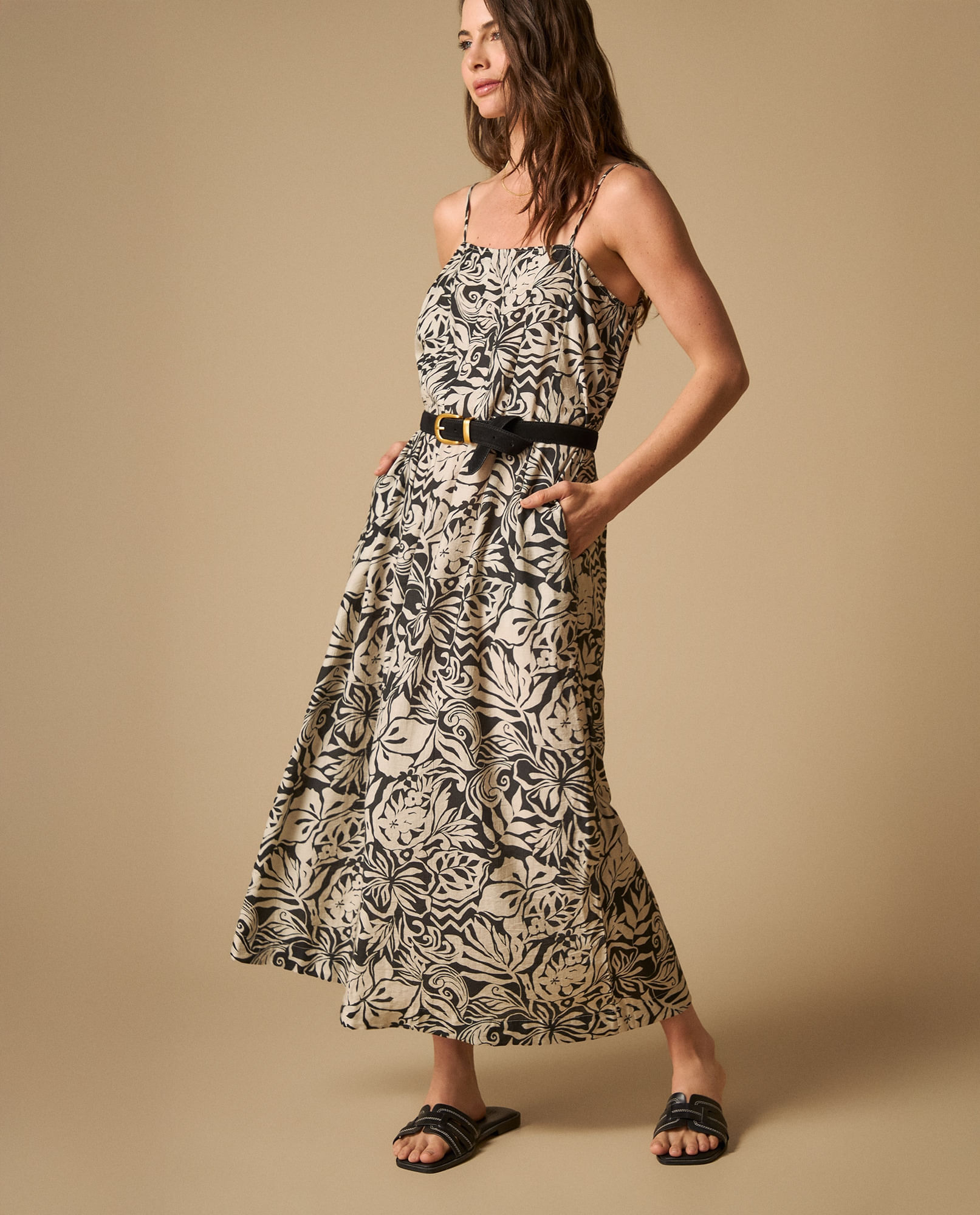 Vestido midi con tirantes para mujer